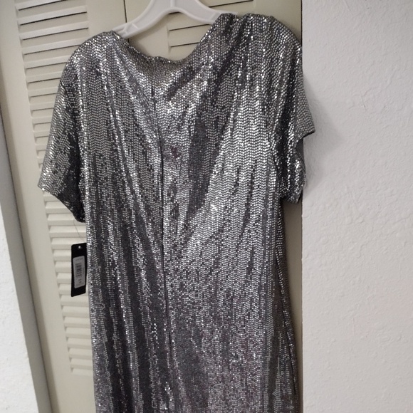 Bebe Shiny Mirror Dress in Color Pewter Size 1X - NWT - Knee Length - Picture 3 of 4